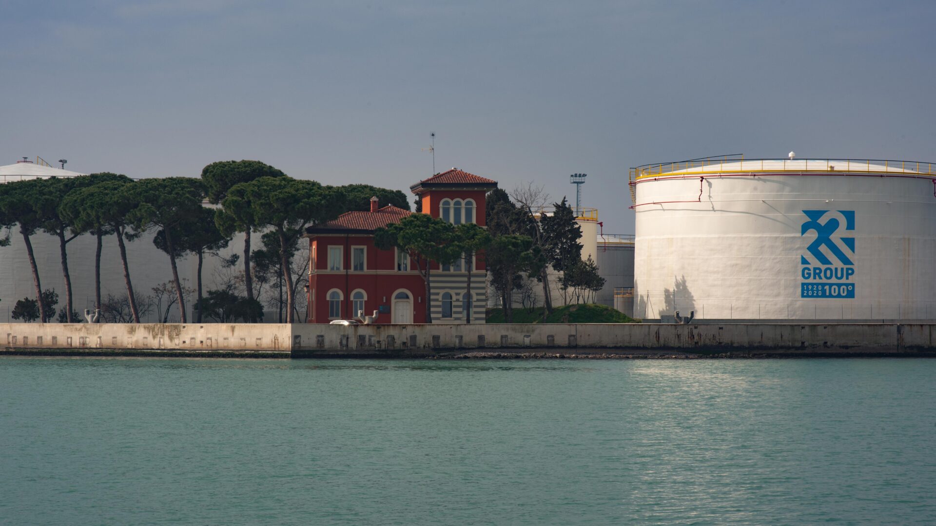 La Petrolifera Italo Rumena image