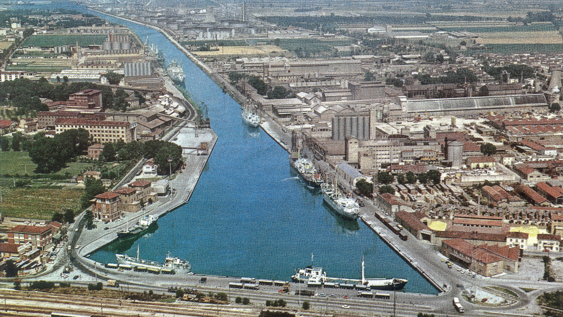 La Stazione Ferroviaria image