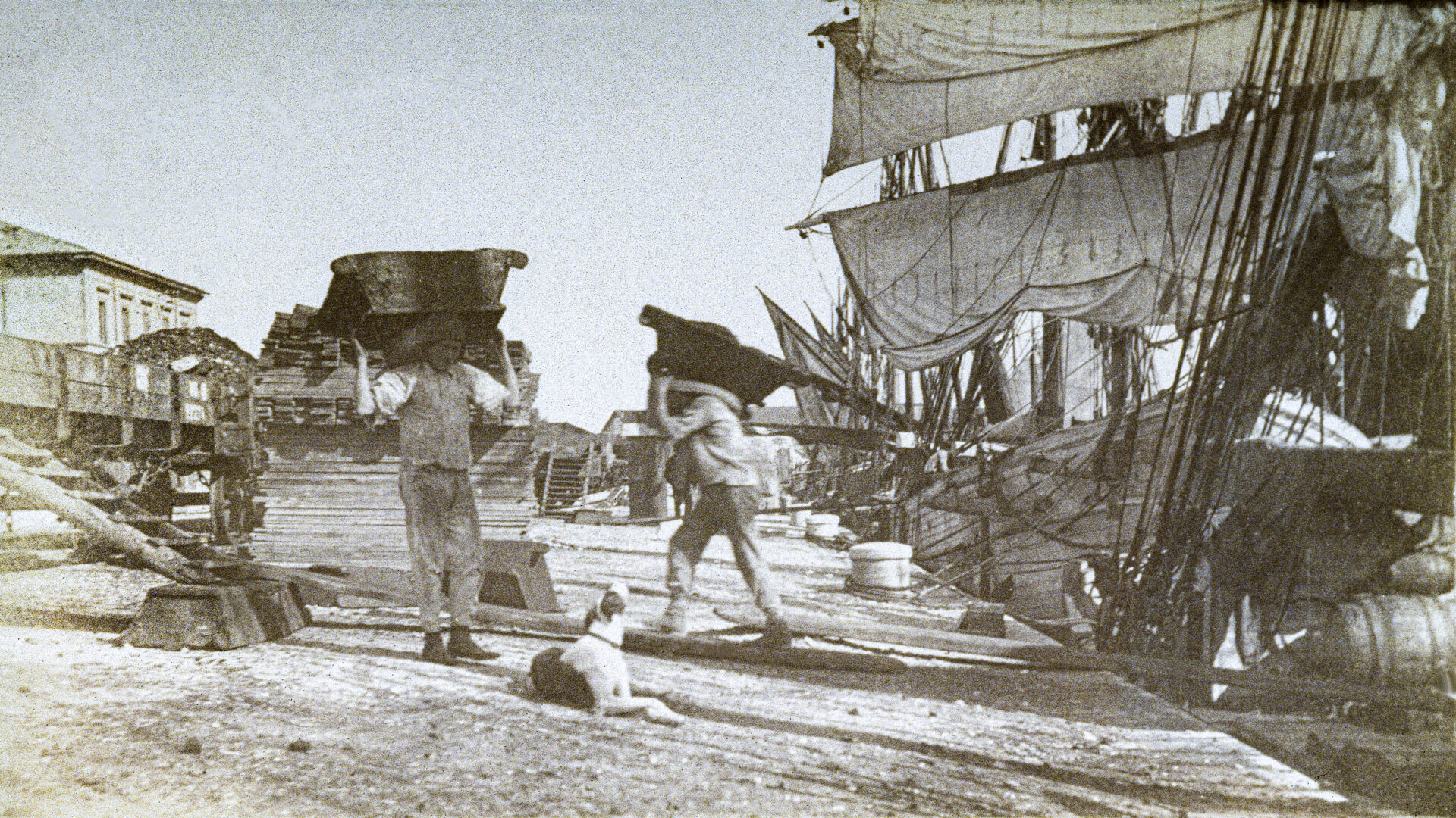 I portuali di Ravenna image