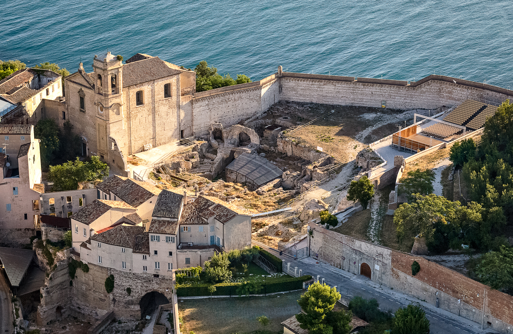 LE CHIESE DEL PORTO image