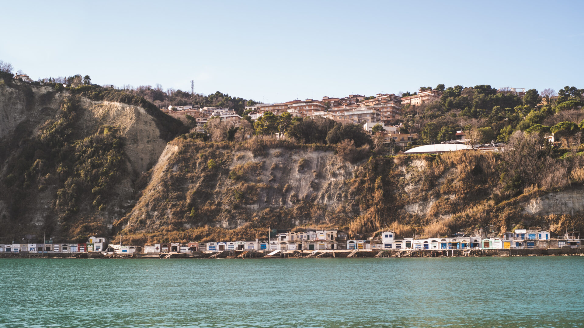 IN VIAGGIO TRA I DUE LUNGOMARI image