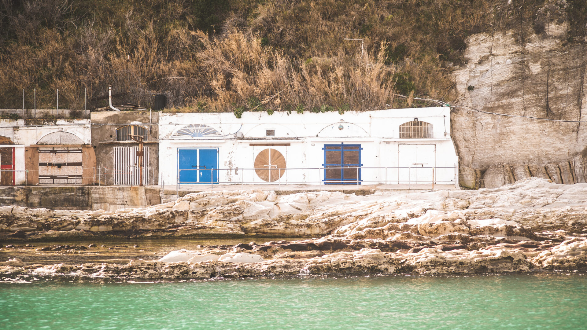 IN VIAGGIO TRA I DUE LUNGOMARI image