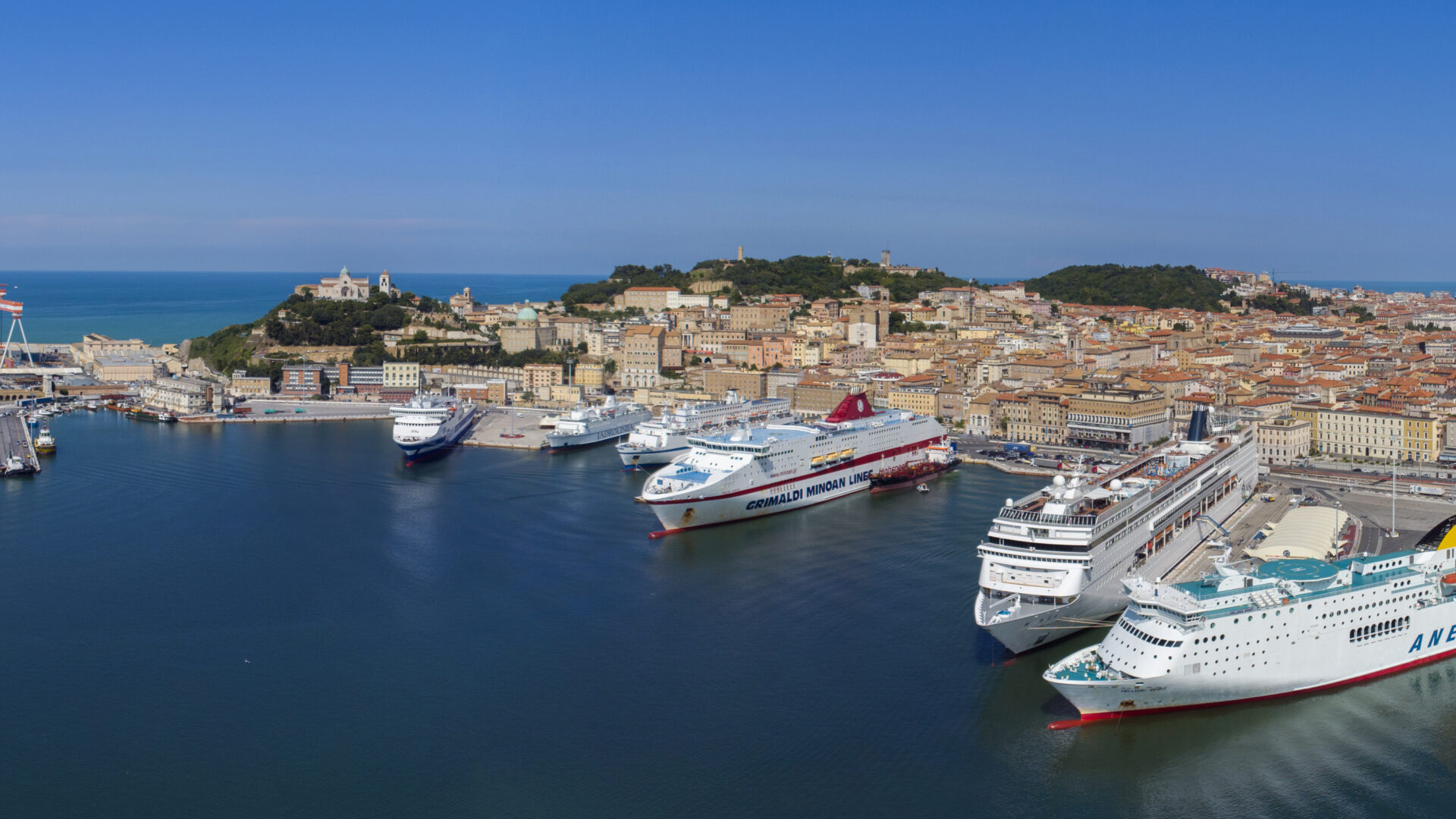 IL PORTO DI ANCONA image