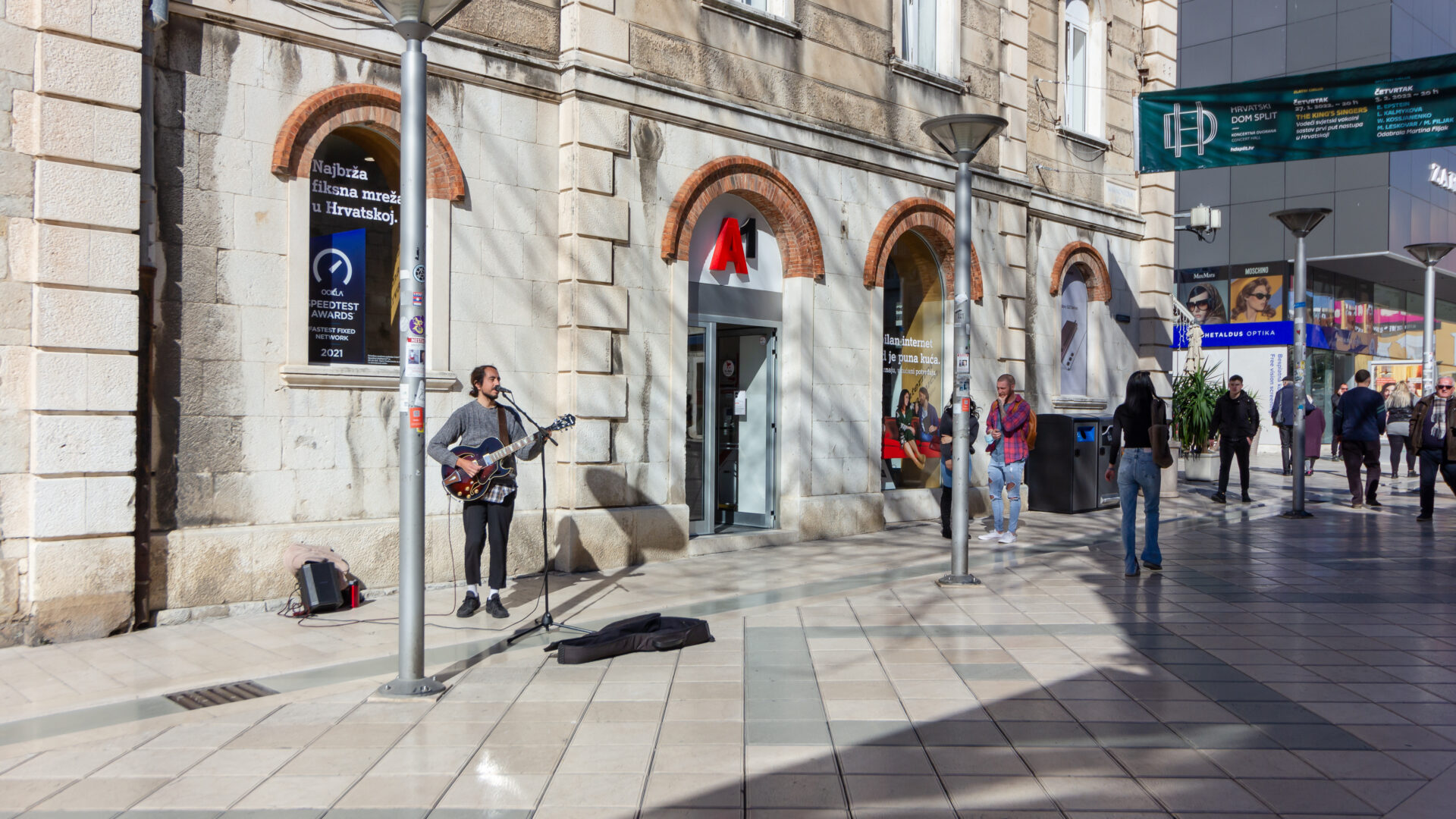 Via Marmontova image