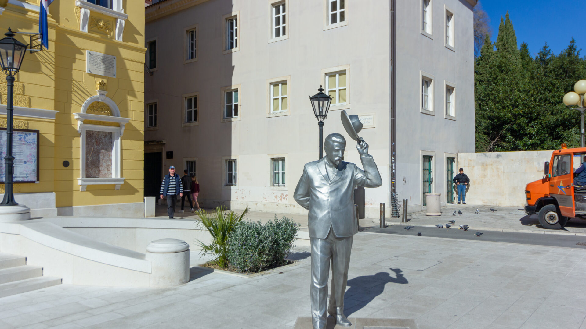 Via Marmontova image