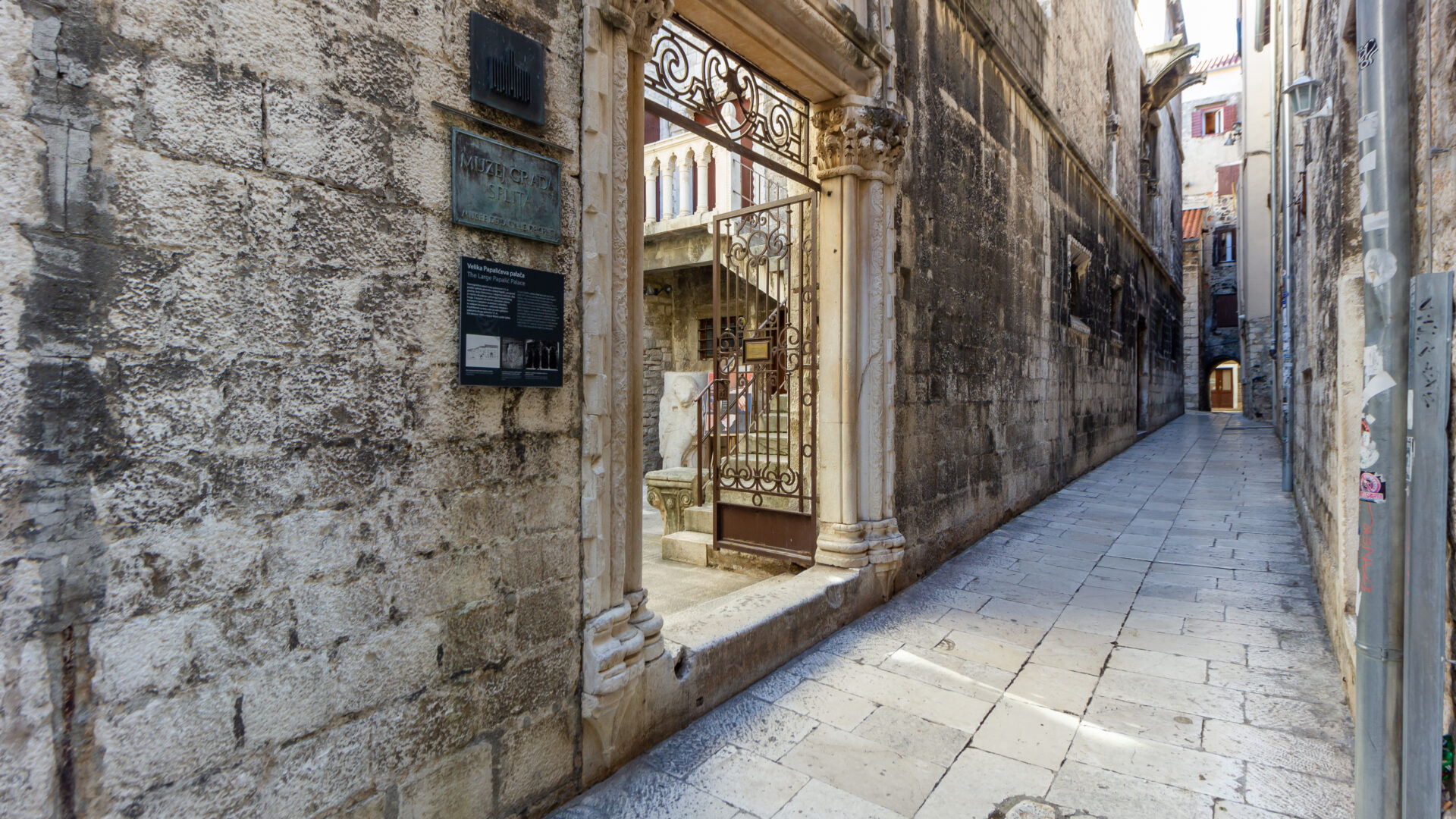 La Porta Argentea image