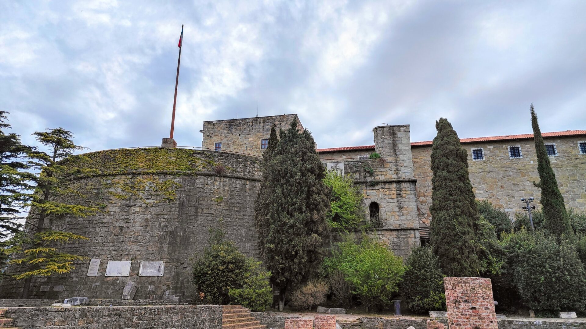 CASTELLO DI SAN GIUSTO image