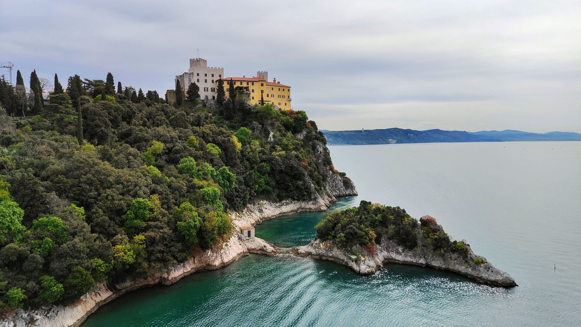 CASTELLO DI DUINO image