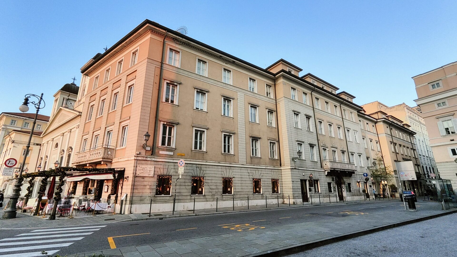 SEDE ASSICURAZIONE LLOYD image