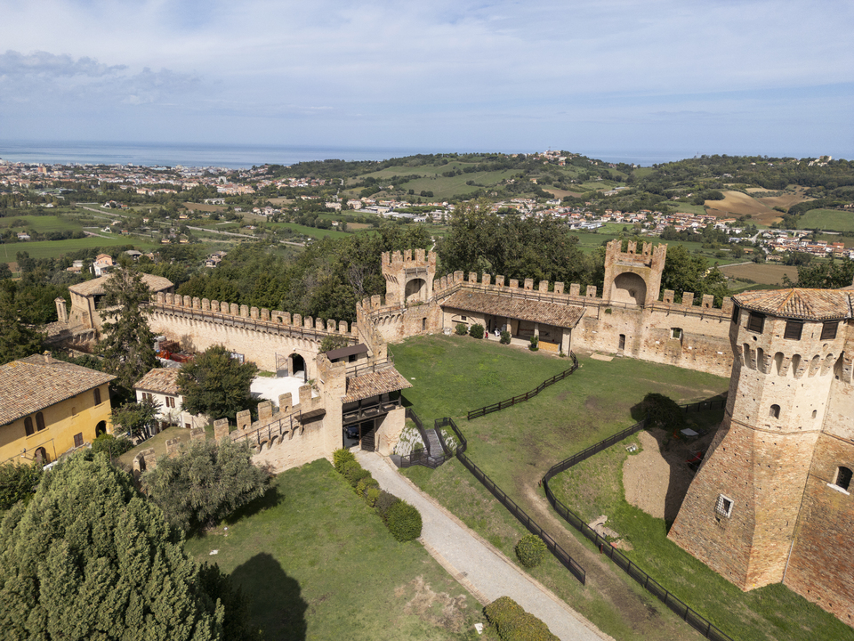 THE GRADARA CASTLE: A PLACE OF HISTORY, LOVE AND TIMELESS LEGENDS image