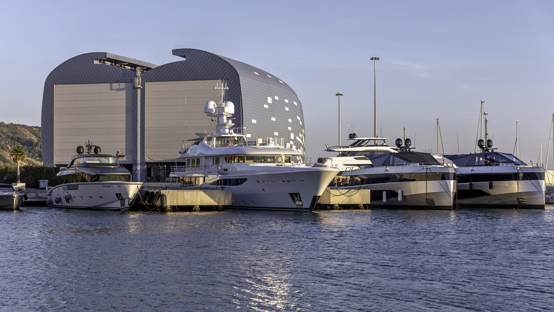 A BRIDGE BETWEEN THE CITY AND THE SEA: THE PORT OF PESARO image